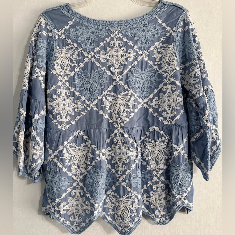 Kindred Anthropologie Blue White Embroidered Peplum Top Boho Artsy Small - Picture 4 of 5